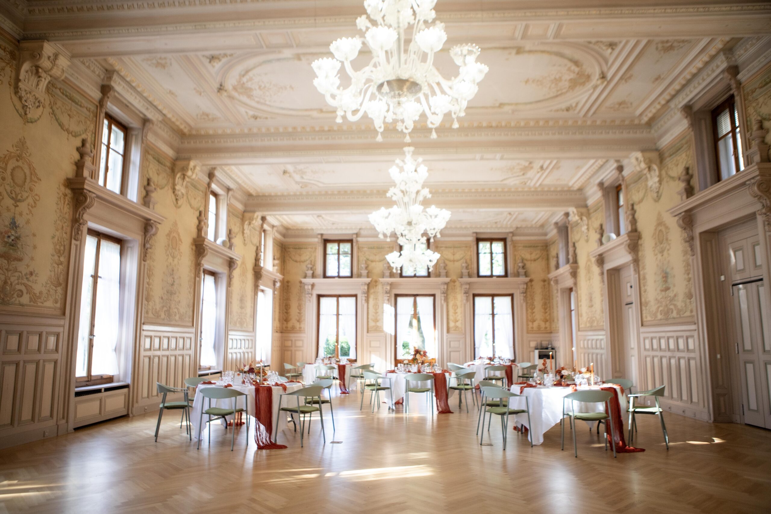 grande-salle-historique-bains-de-lavey
