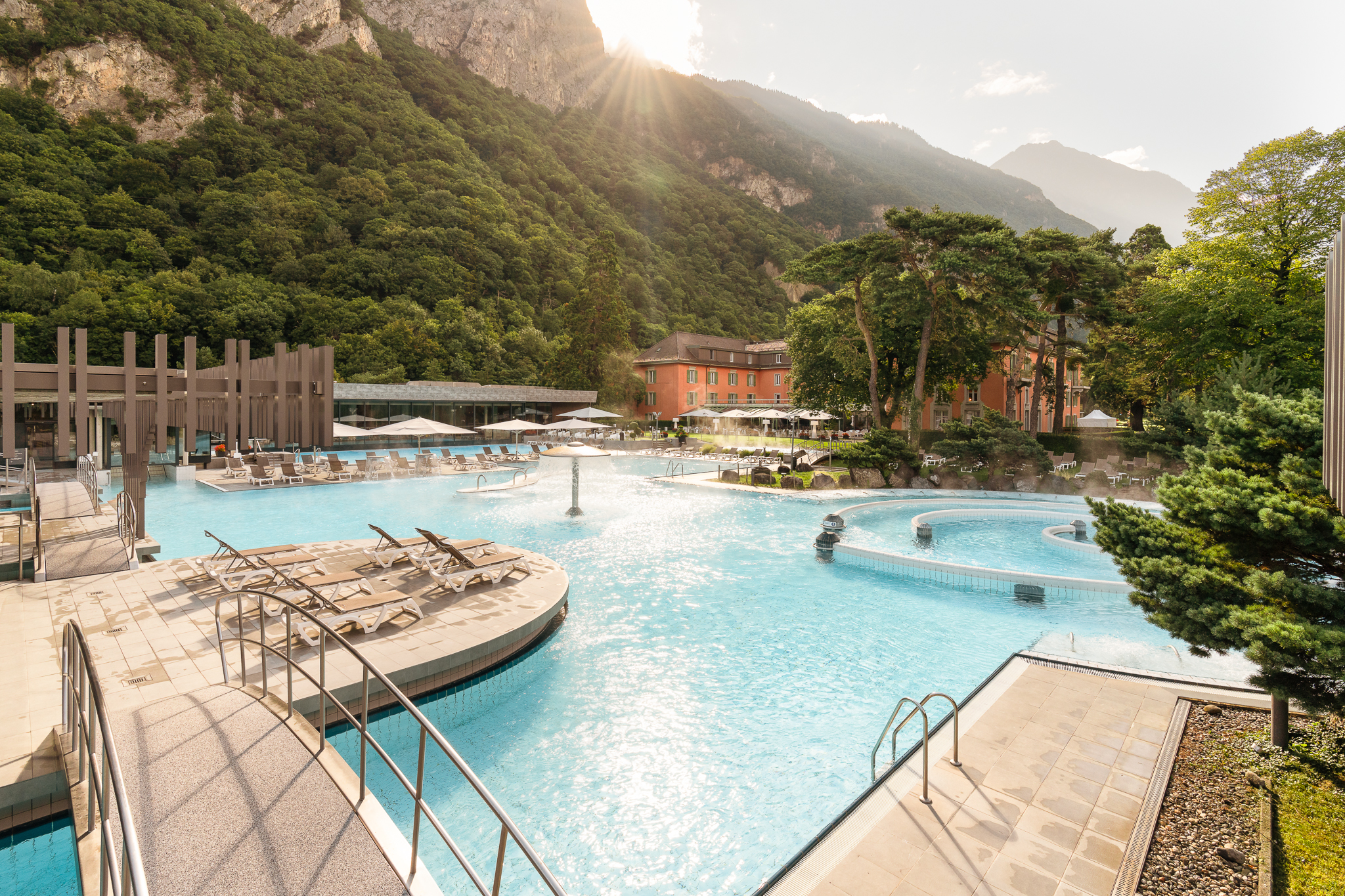Les Bains de Lavey Bains thermaux lever du jour