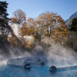 Bains de Lavey extérieur automne