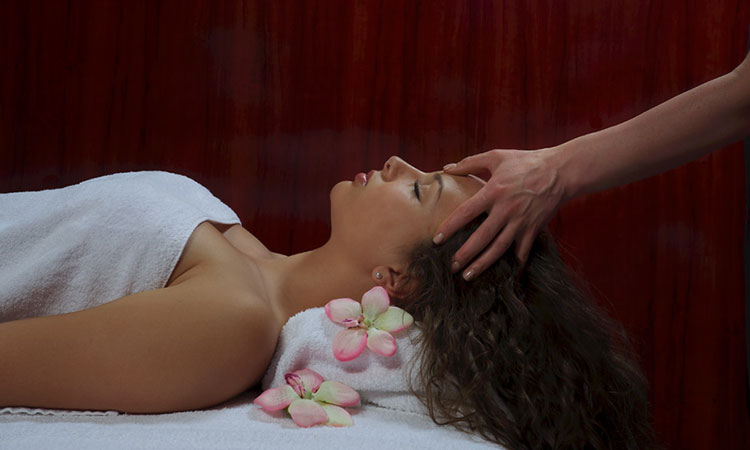 Massage cuir chevelu et visage